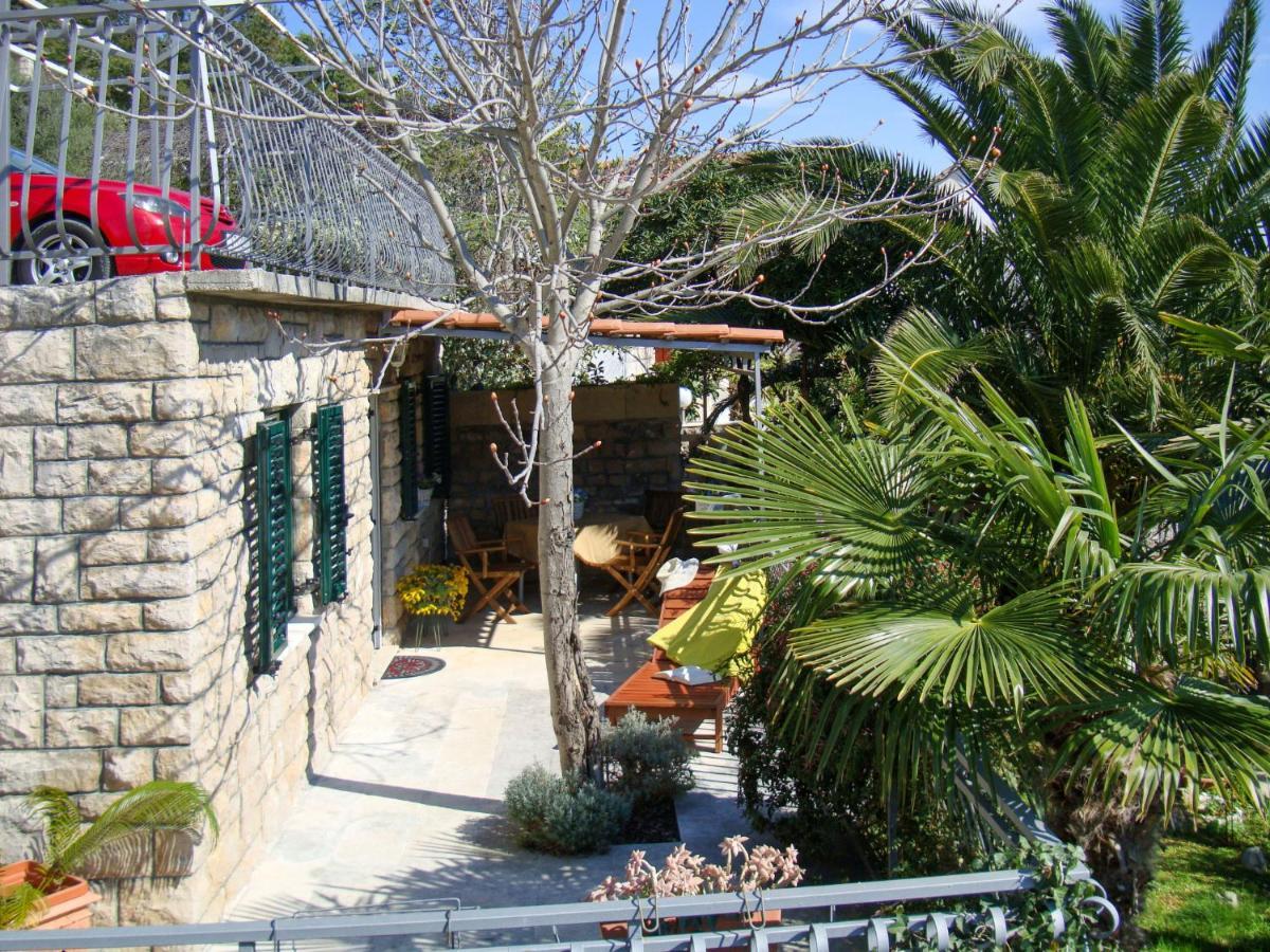 Holiday Home Garden Apartment - Brc650 By Interhome Sumartin Exterior photo